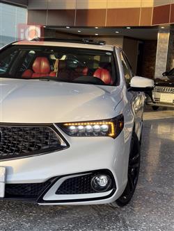 أكورا TLX